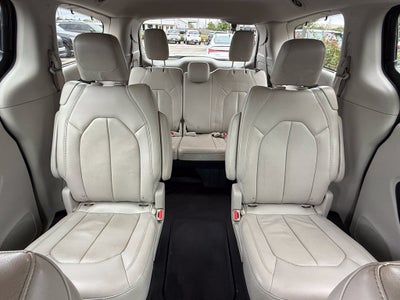 2018 Chrysler Pacifica Touring L - CLEAN CARFAX