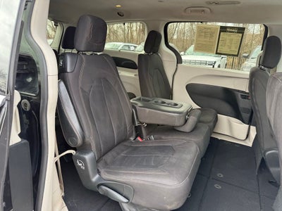 2017 Chrysler Pacifica Touring L LOW PRICED VAN!