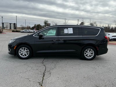 2017 Chrysler Pacifica Touring L LOW PRICED VAN!