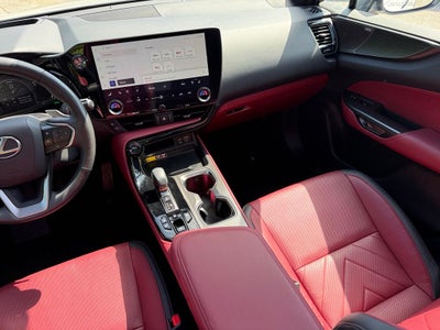 2025 Lexus NX 350h Luxury LIKE NEW!!