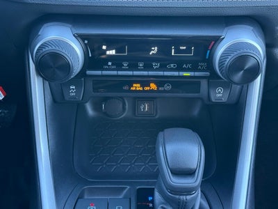 2024 Toyota RAV4 LE CLEAN CARFAX