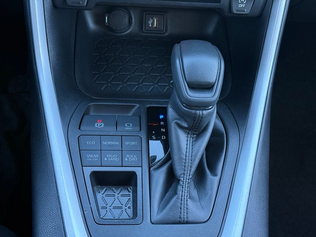 2024 Toyota RAV4 LE CLEAN CARFAX