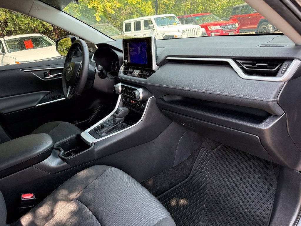 2024 Toyota RAV4 XLE - AWD