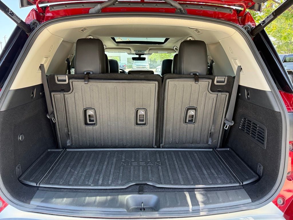 2023 Nissan Pathfinder Platinum