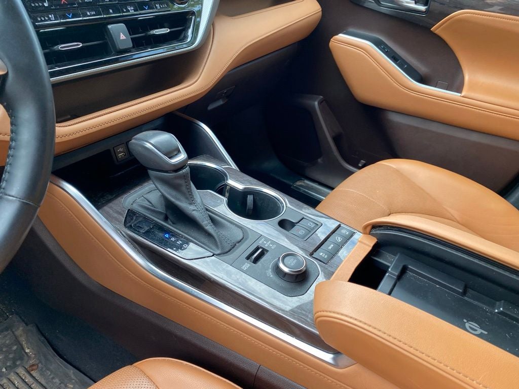 2022 Toyota Highlander Platinum