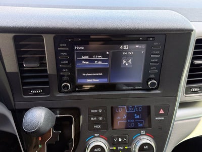 2018 Toyota Sienna LE 8 Passenger - CLEAN CARFAX