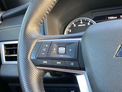 2022 Mitsubishi Outlander SE LOW MILES
