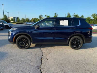 2022 Mitsubishi Outlander SE LOW MILES