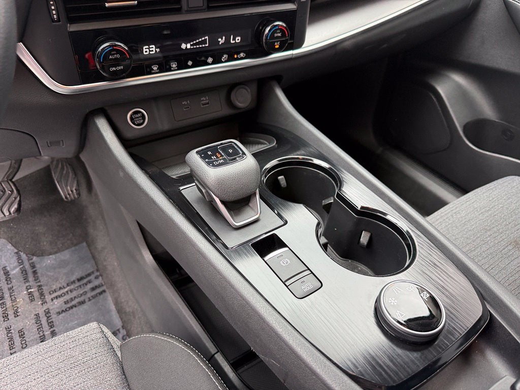2023 Nissan Rogue SV - AWD / CLEAN CARFAX