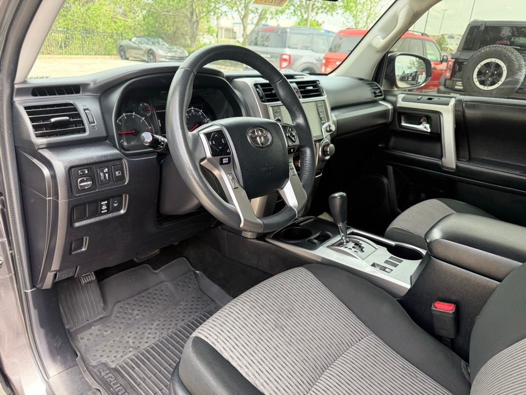 2023 Toyota 4Runner SR5 CARPLAY