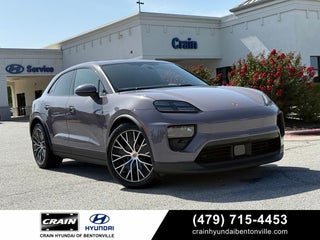 2025 Porsche Macan Electric 4S
