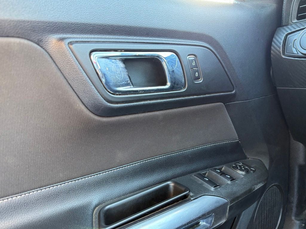 2016 Ford Mustang V6