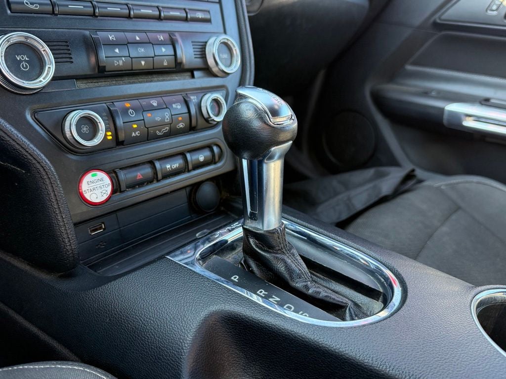2016 Ford Mustang V6