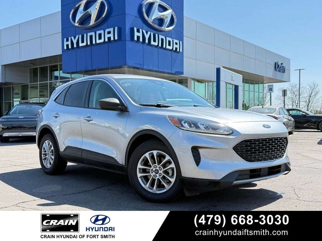 2022 Ford Escape Hybrid SE