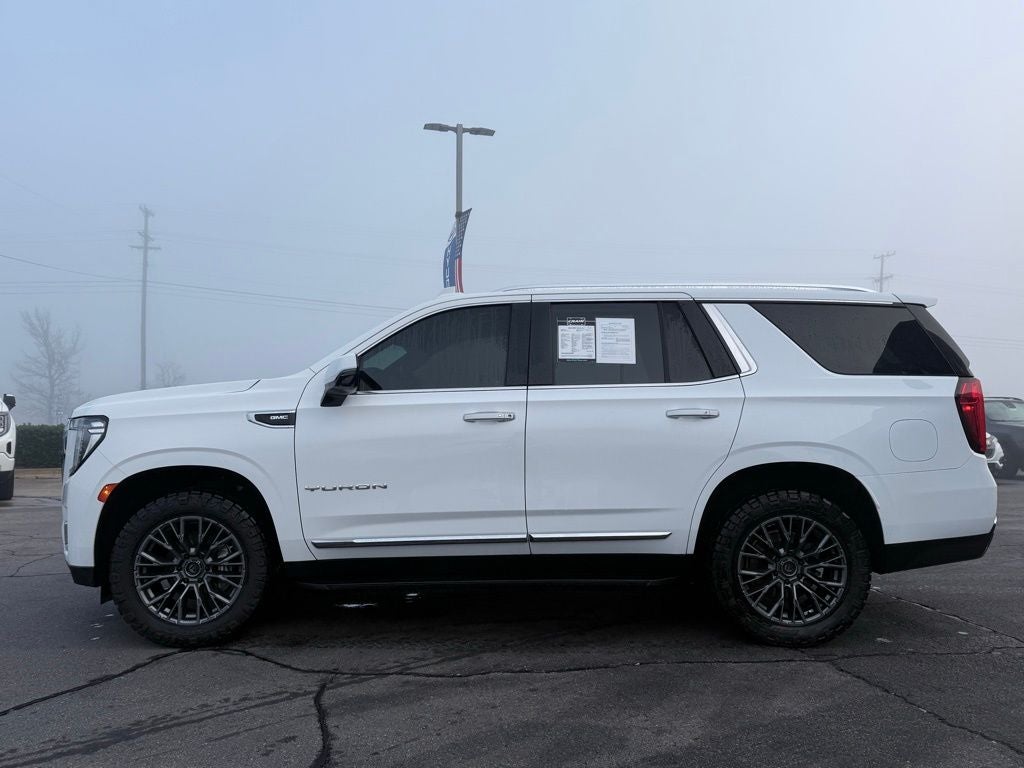 2022 GMC Yukon SLT moon roof/capt seats