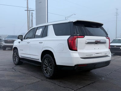 2022 GMC Yukon SLT moon roof/capt seats