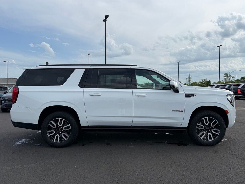 2023 GMC Yukon XL AT4