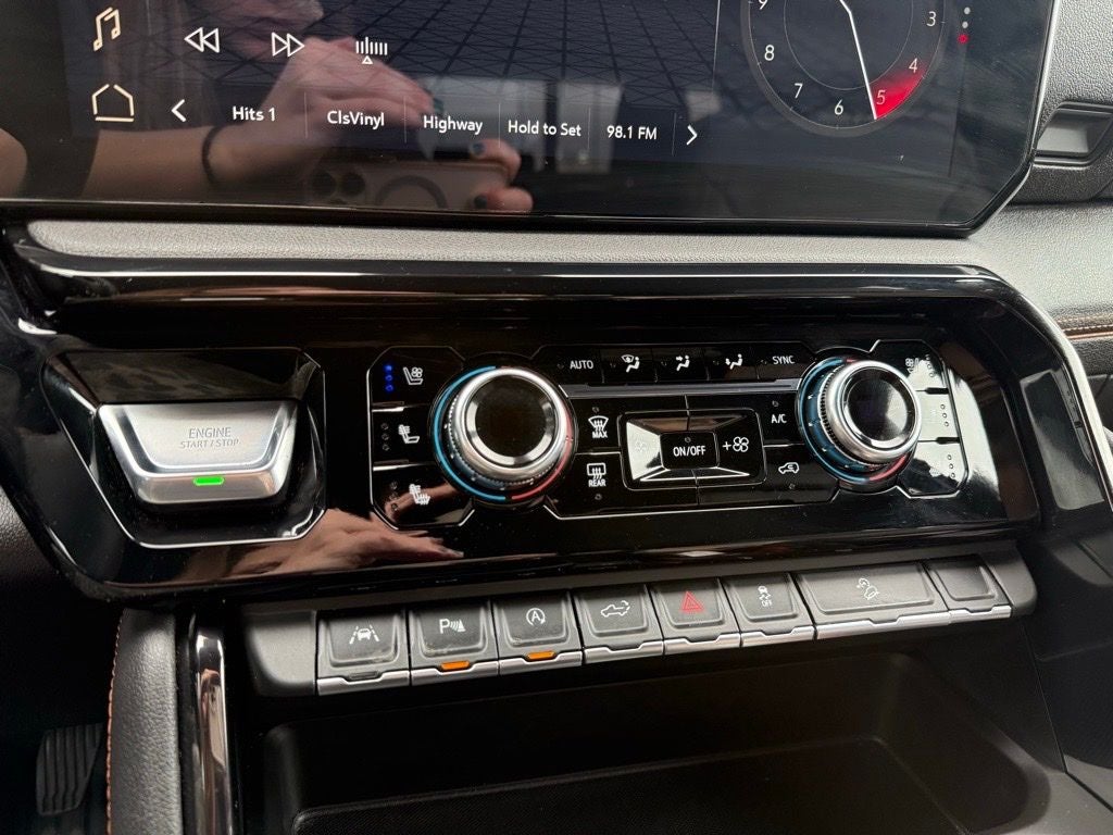 2025 GMC Sierra 1500 AT4