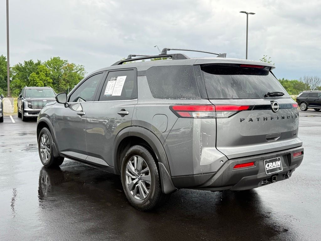 2022 Nissan Pathfinder SV
