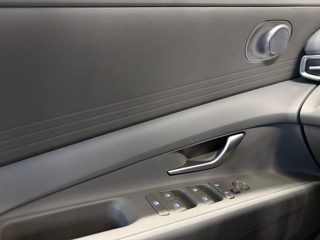 2024 Hyundai Elantra SE CPO Eligible