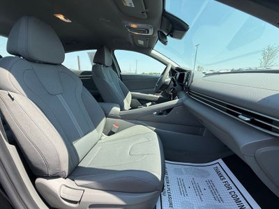 2024 Hyundai Elantra SE CPO Eligible