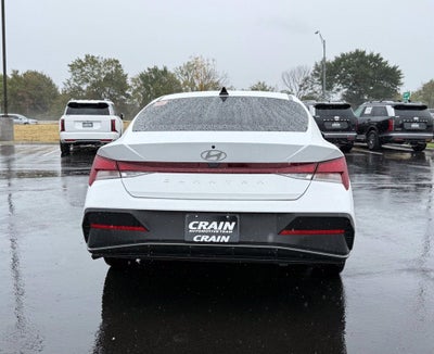 2025 Hyundai Elantra SE