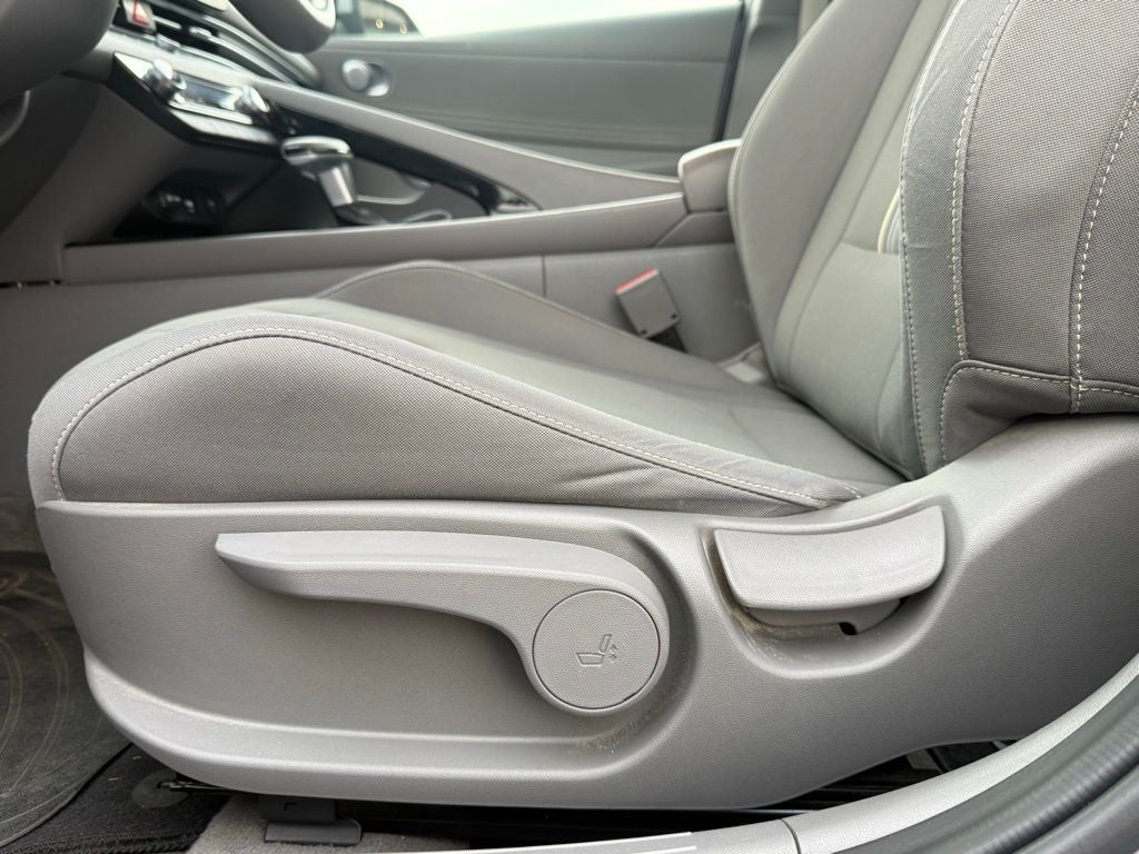 2024 Hyundai Elantra SEL convenience pack
