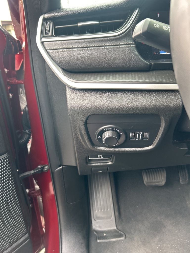 2024 Jeep Grand Cherokee Altitude 1-Owner / Clean Carfax / Altitude Appearance Pkg