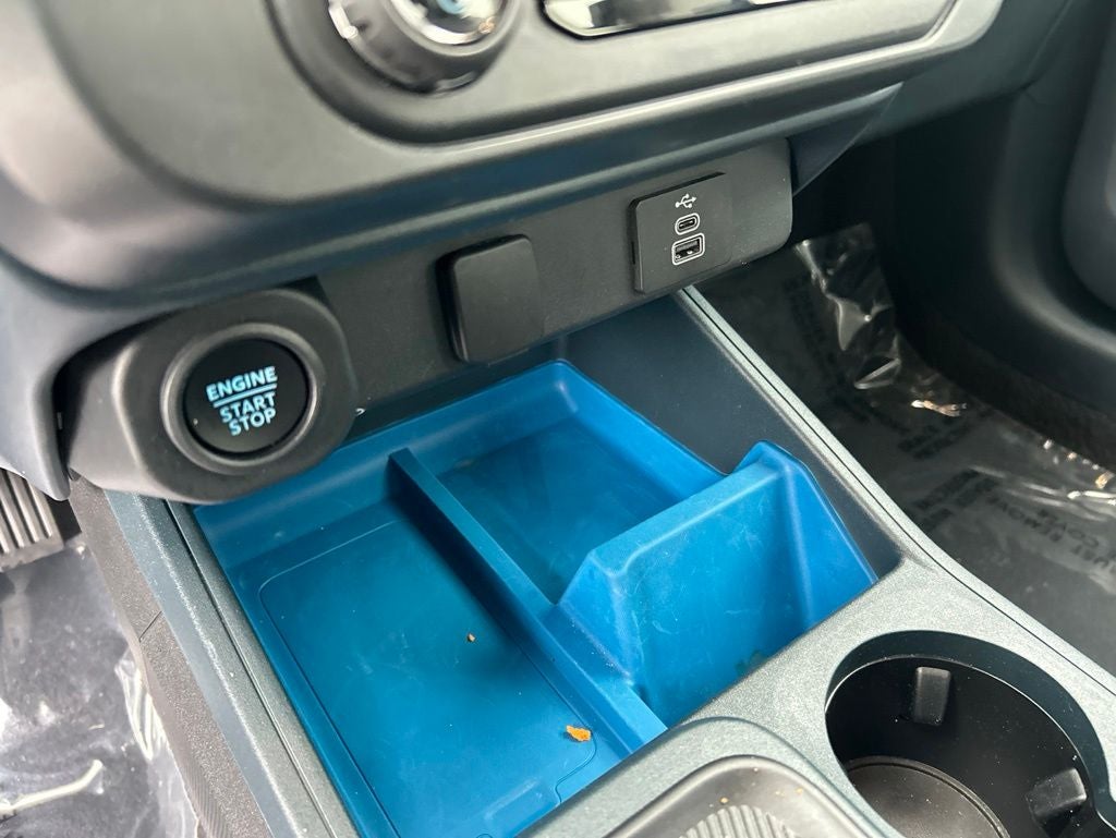 2025 Ford Maverick XLT 1-Owner / Clean Carfax / Apple CarPlay/Android Aut