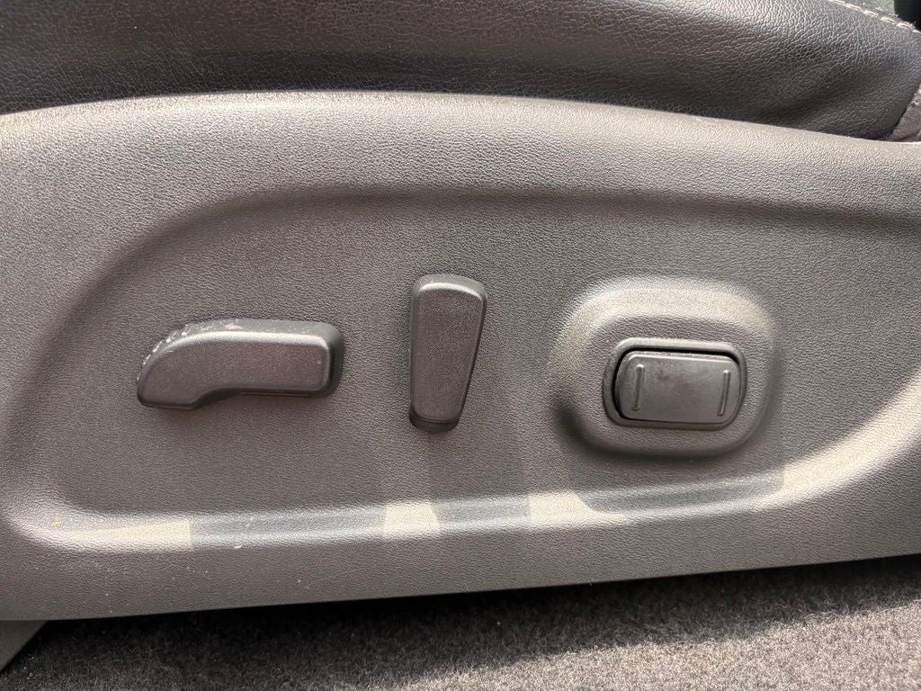 2019 Nissan Pathfinder SL FRESH TRADE | AS-IS