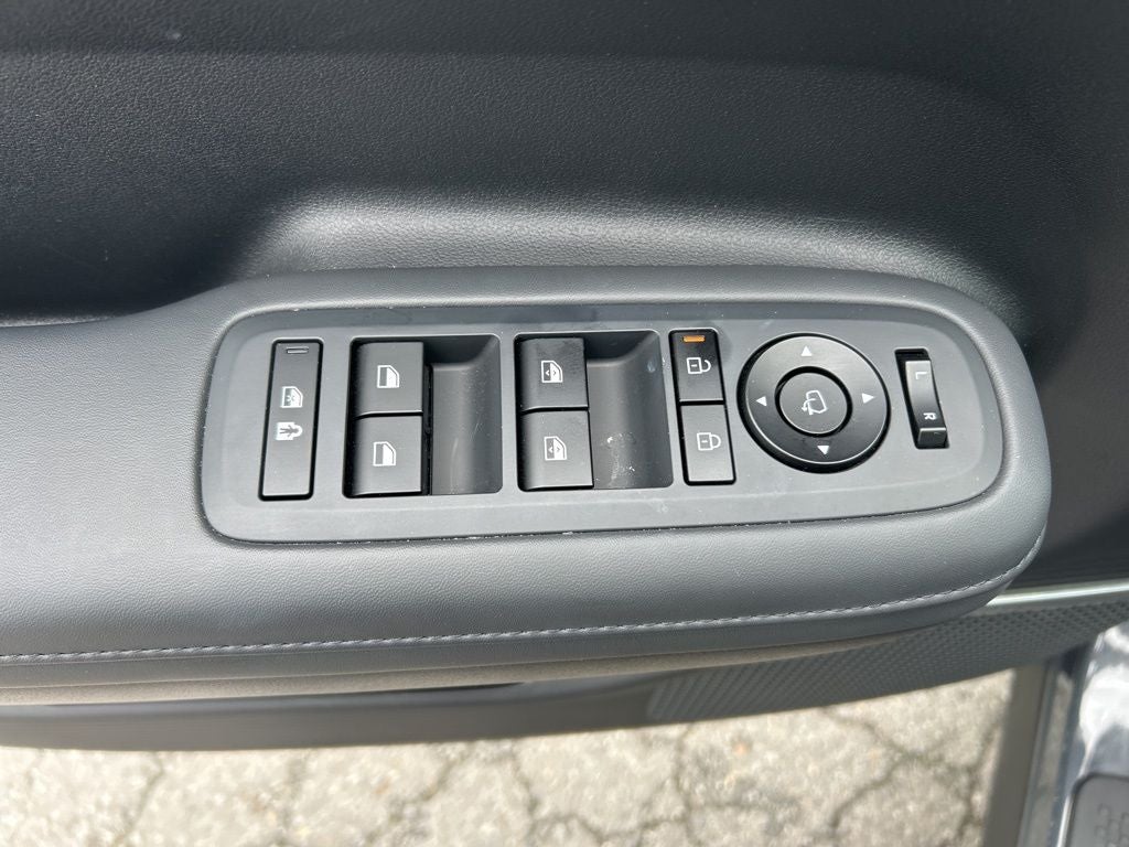 2025 Hyundai Santa Fe Limited LOW MILES / CLEAN CARFAX / SUNROOF / NAVIGATION