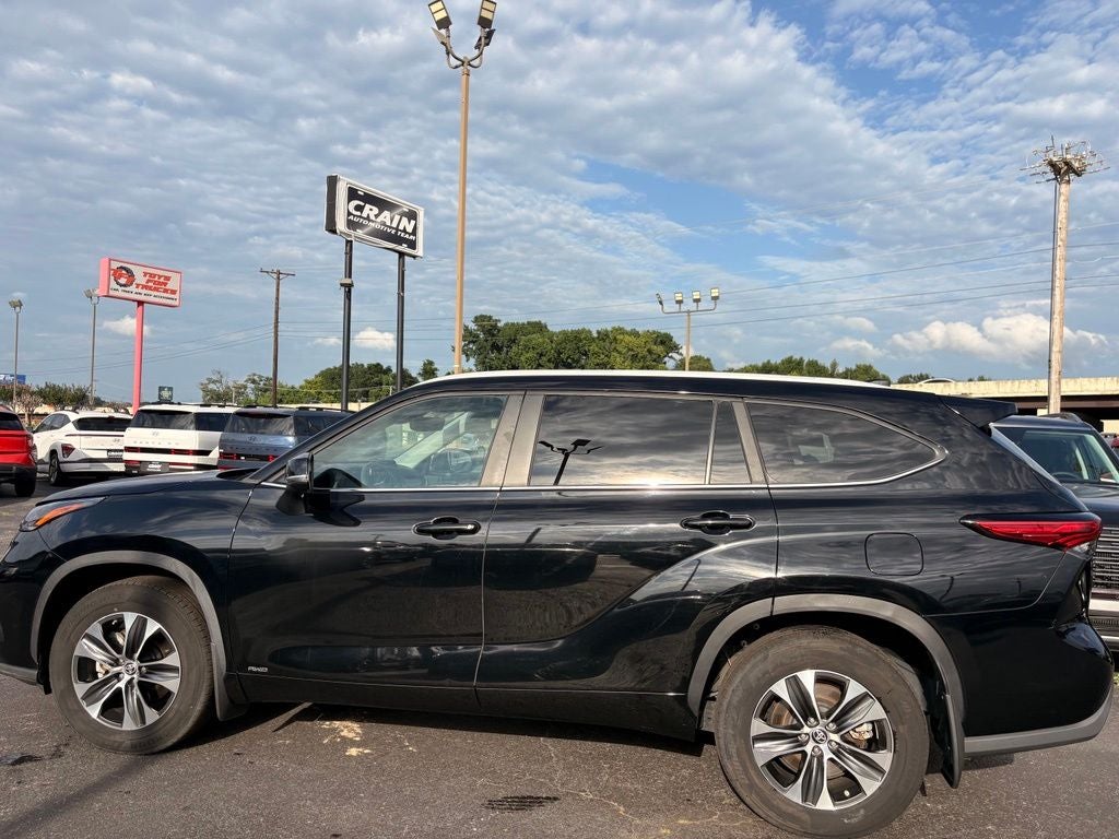 2023 Toyota Highlander Hybrid XLE