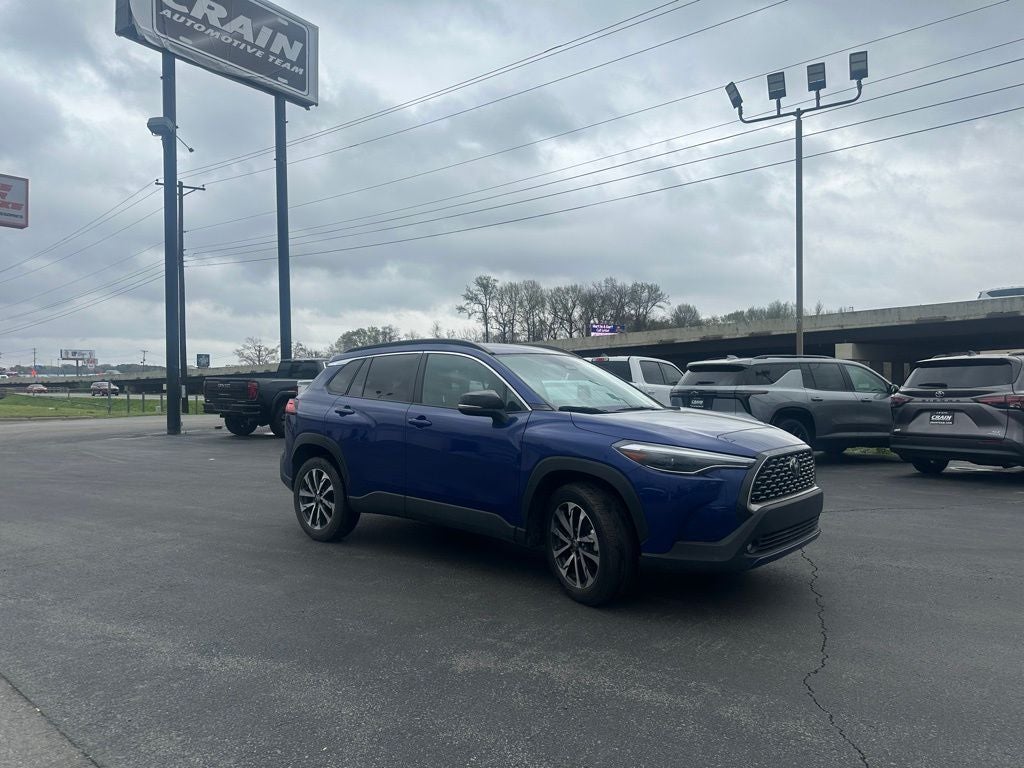 2025 Toyota Corolla Cross XLE