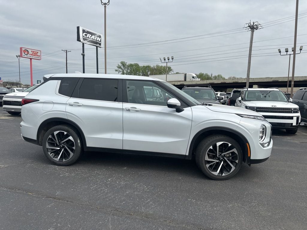 2024 Mitsubishi Outlander SE