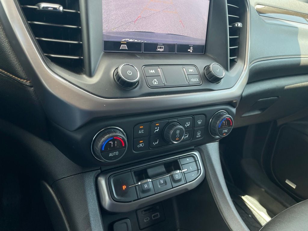 2022 GMC Acadia AT4