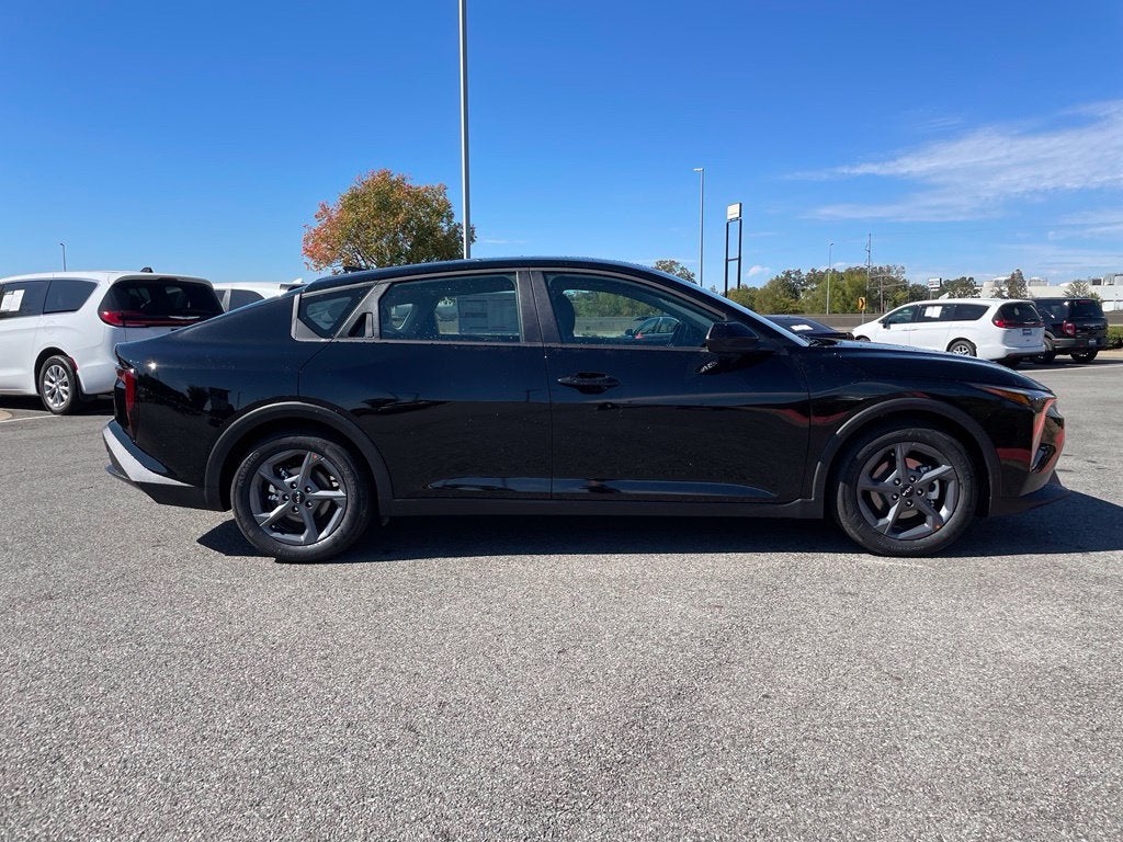 2027 Kia K4 LXS