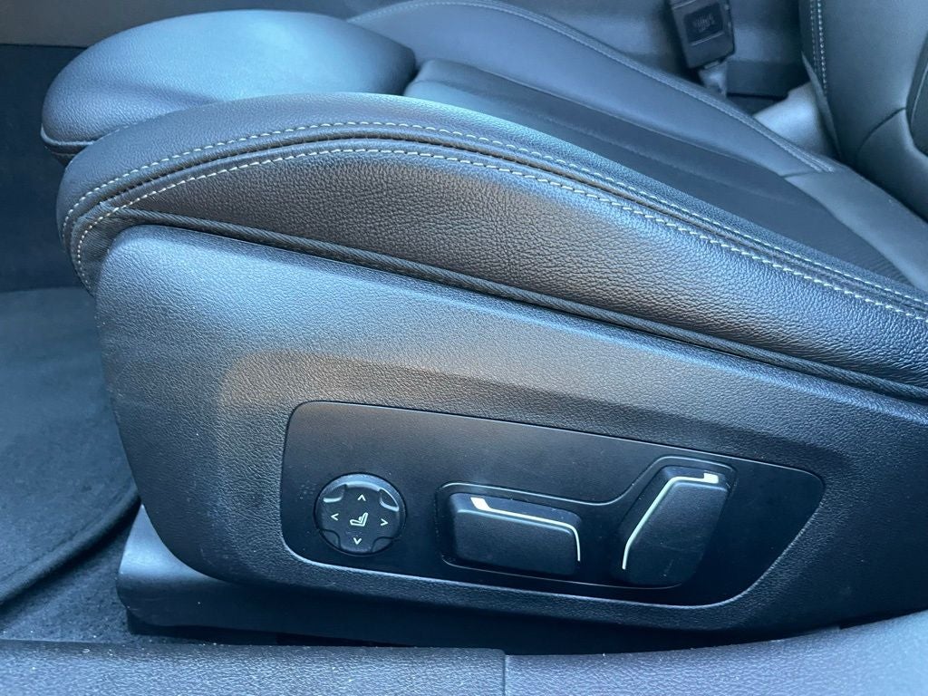 2024 BMW 3 Series 330i