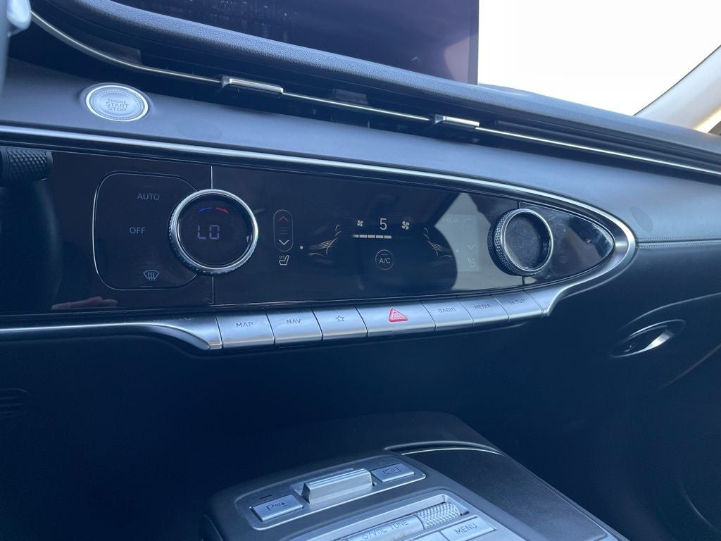 2025 Genesis GV70 2.5T