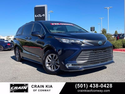 2021 Toyota Sienna XLE 8 Passenger