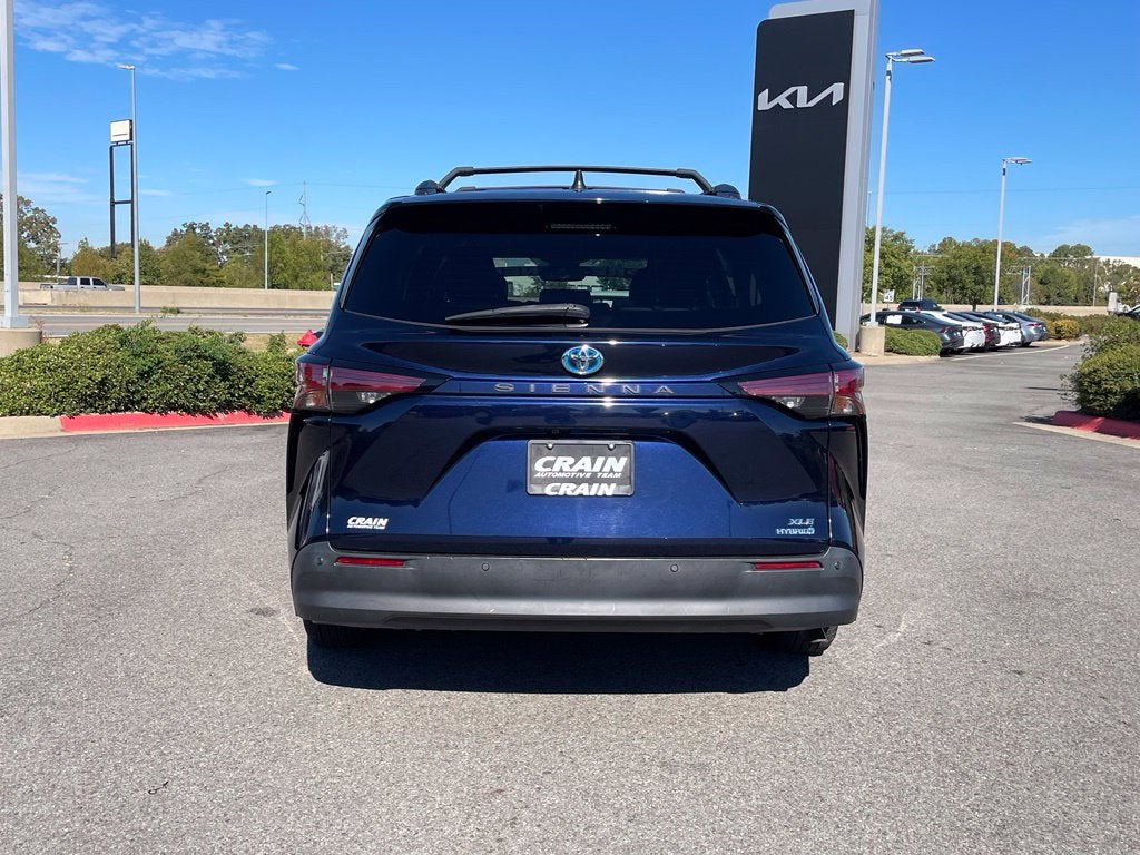2021 Toyota Sienna XLE 8 Passenger