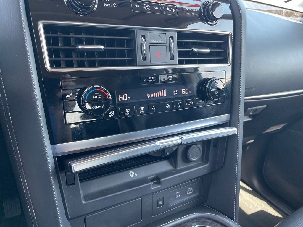 2024 INFINITI QX80 LUXE