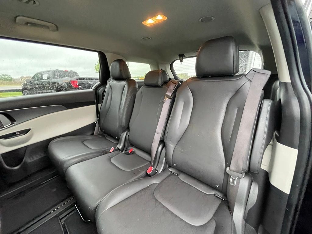 2023 Kia Carnival LX Seat Package