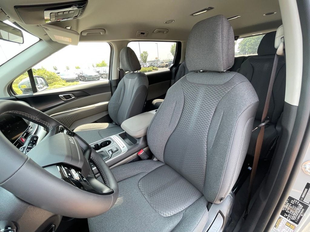 2027 Kia Carnival LX