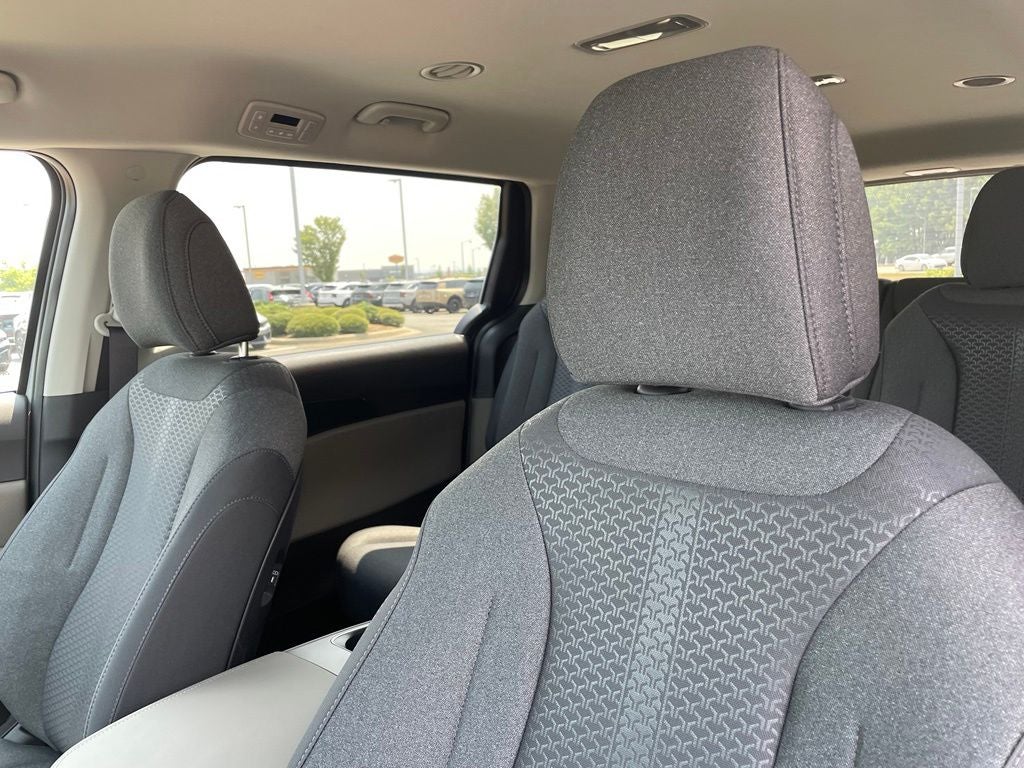 2027 Kia Carnival LX