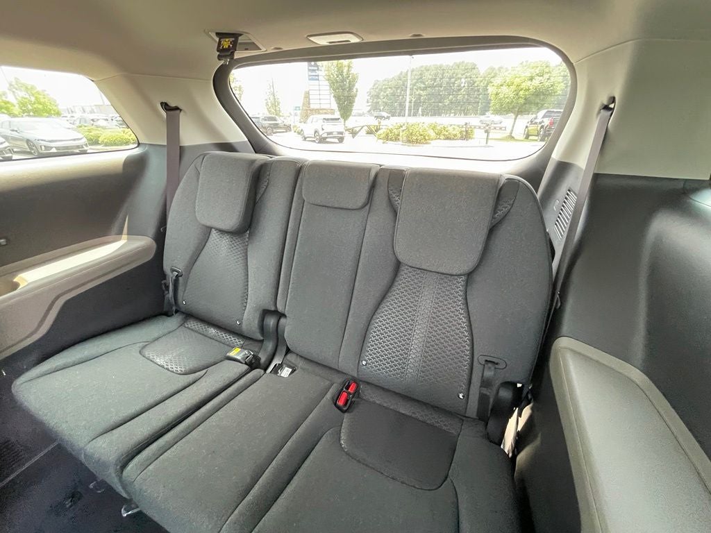 2027 Kia Carnival LX
