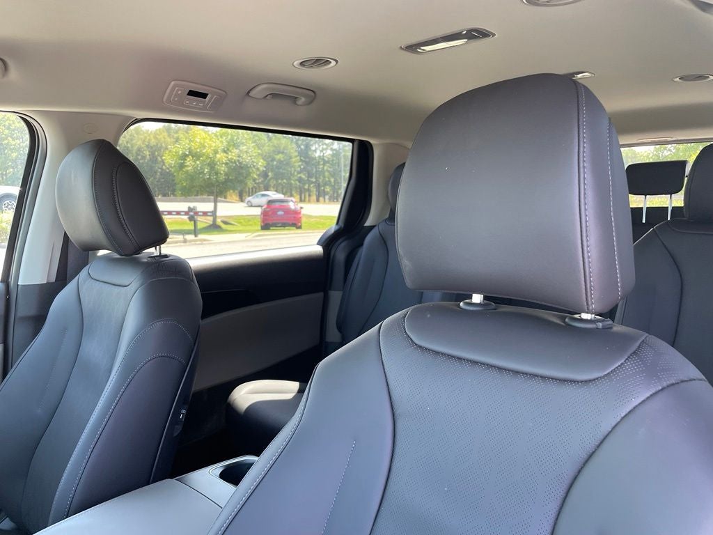 2027 Kia Carnival LXS
