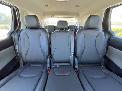 2027 Kia Carnival LXS