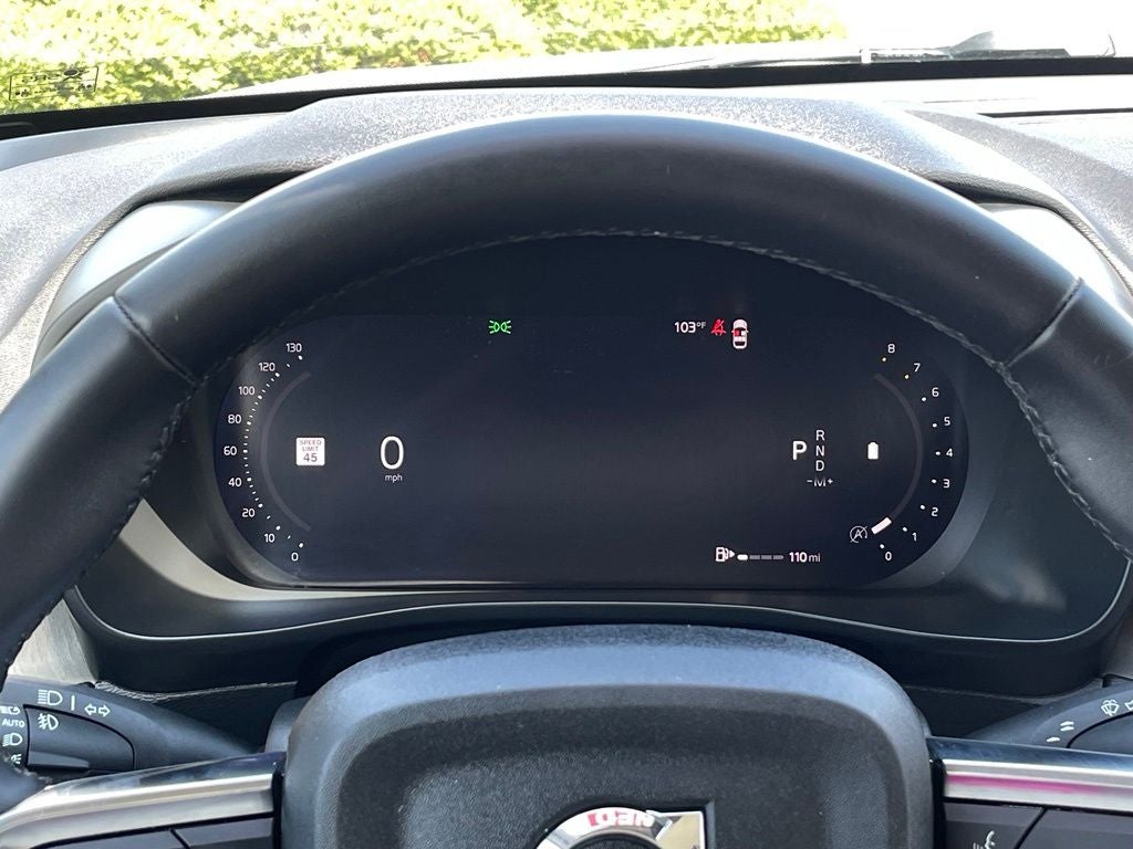2023 Volvo XC40 B5 Plus Bright Theme