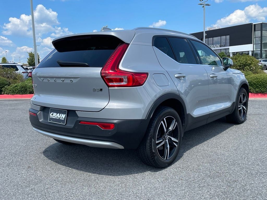 2023 Volvo XC40 B5 Plus Bright Theme