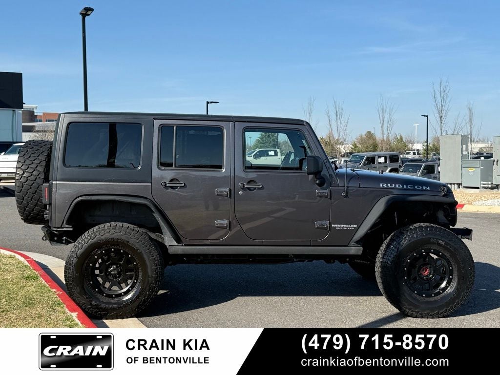2014 Jeep Wrangler Unlimited Rubicon - LIFTED! / 4WD / CLEAN CARFAX
